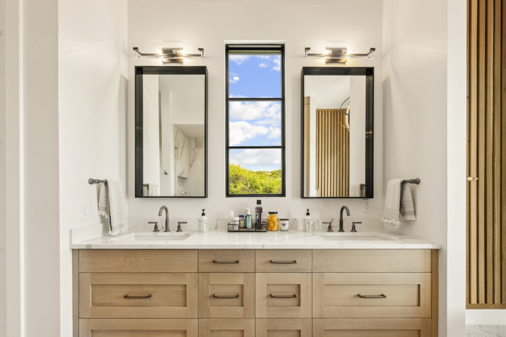 Double Vanity Sink at 1612 Leo Ct Heber City UT